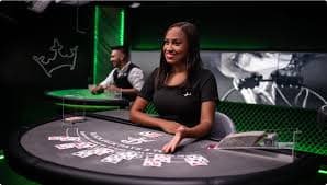 Studio live-dealer Allbet dengan multi-kamera menampilkan meja roulette dan dealer profesional